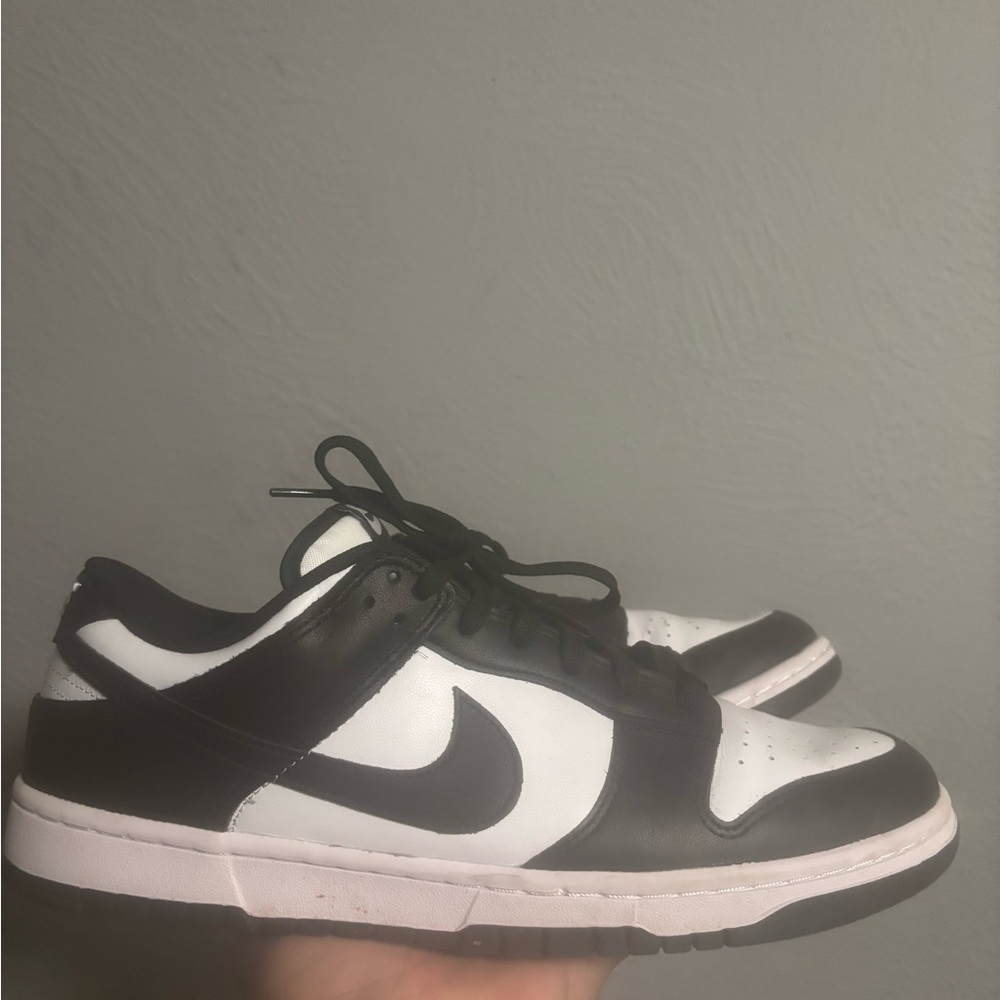 Nike Classic Black and White Low-Tops